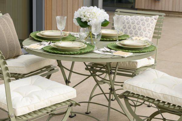 Darsham Green Dining Table Type A Chairs Content Panel 2